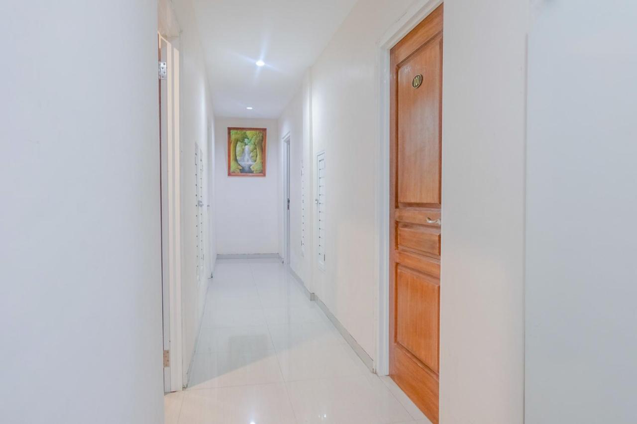 Oyo 696 Hasanah Guest House Syariah De Saphire 玛琅 外观 照片
