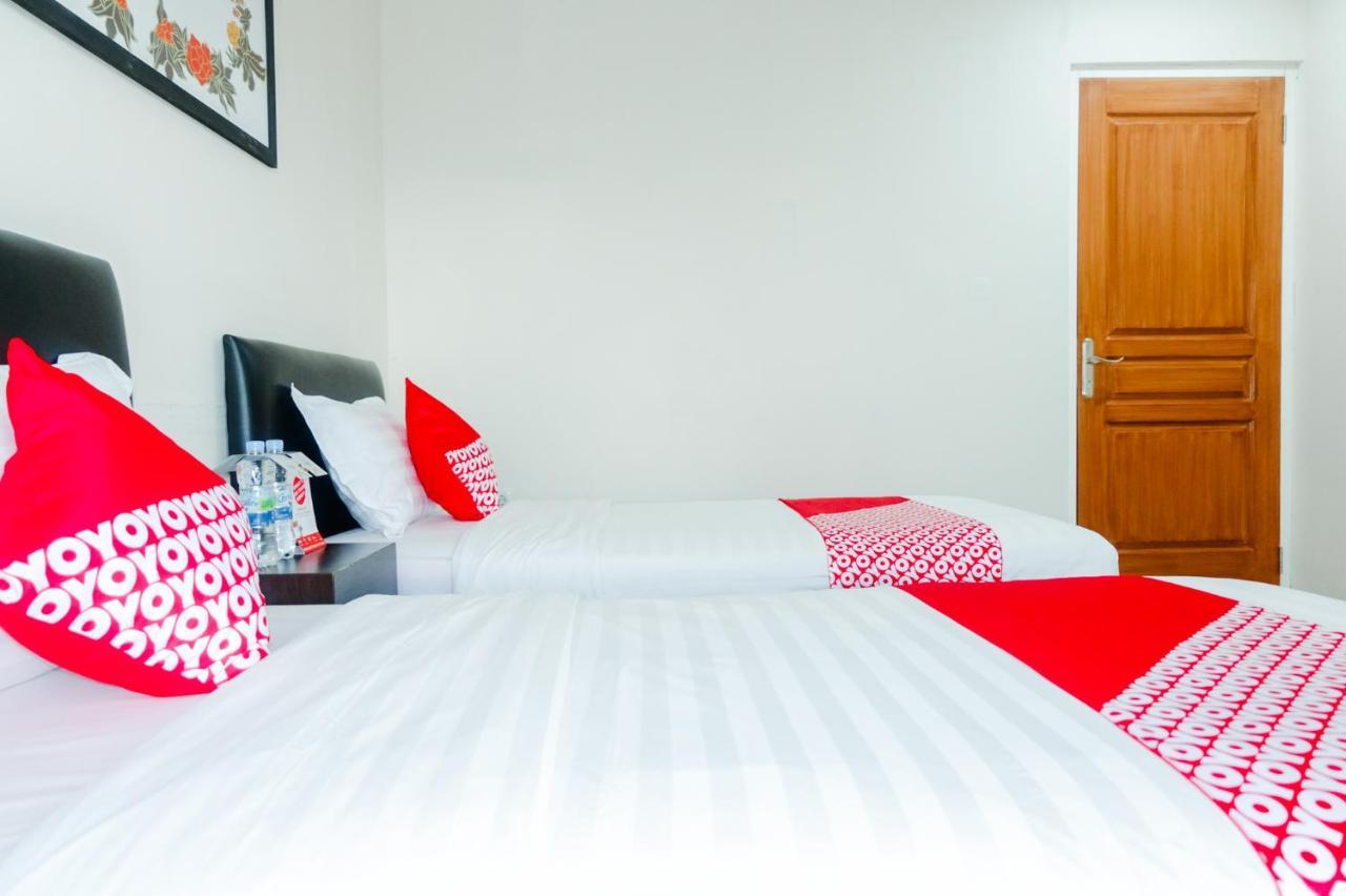 Oyo 696 Hasanah Guest House Syariah De Saphire 玛琅 外观 照片
