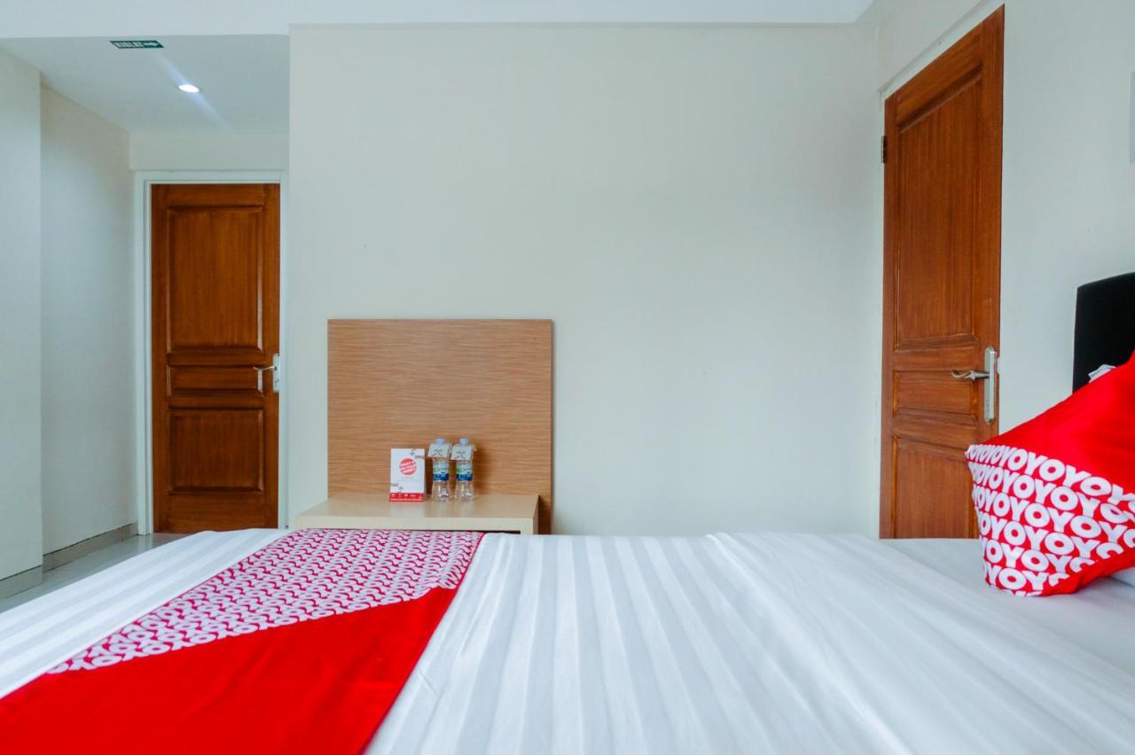 Oyo 696 Hasanah Guest House Syariah De Saphire 玛琅 外观 照片